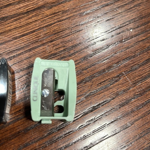 2 sharpener- Lancome and Clinique - Picture 3 of 3